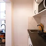 Peaceful Flat Martyrs For 6 Guests Appartement Parijs