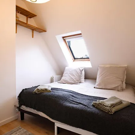 Peaceful Flat Martyrs For 6 Guests Apartment