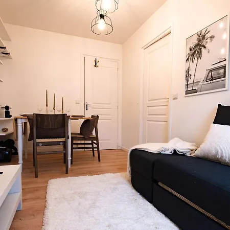 Apartment Peaceful Flat Martyrs For 6 Guests Paris