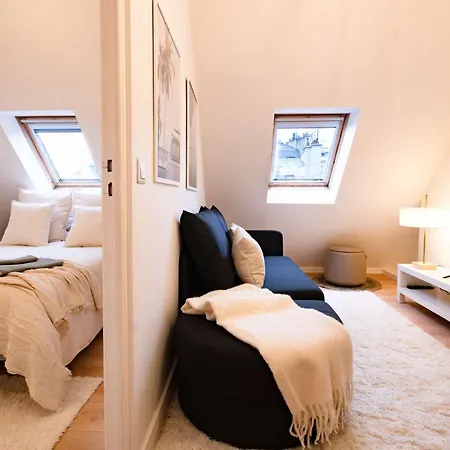 Peaceful Flat Martyrs For 6 Guests Paris