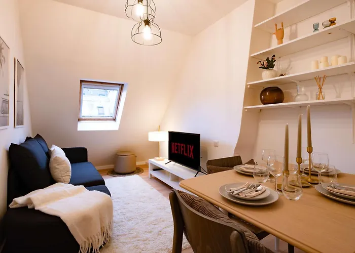 Peaceful Flat Martyrs For 6 Guests París