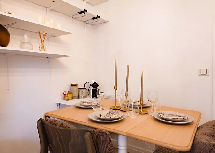 Peaceful Flat Martyrs For 6 Guests Apartamento