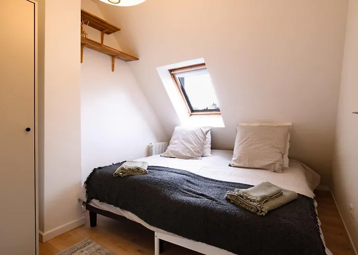 Peaceful Flat Martyrs For 6 Guests Apartment