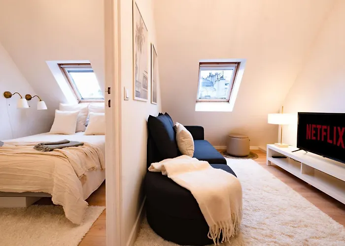 Peaceful Flat Martyrs For 6 Guests Paris