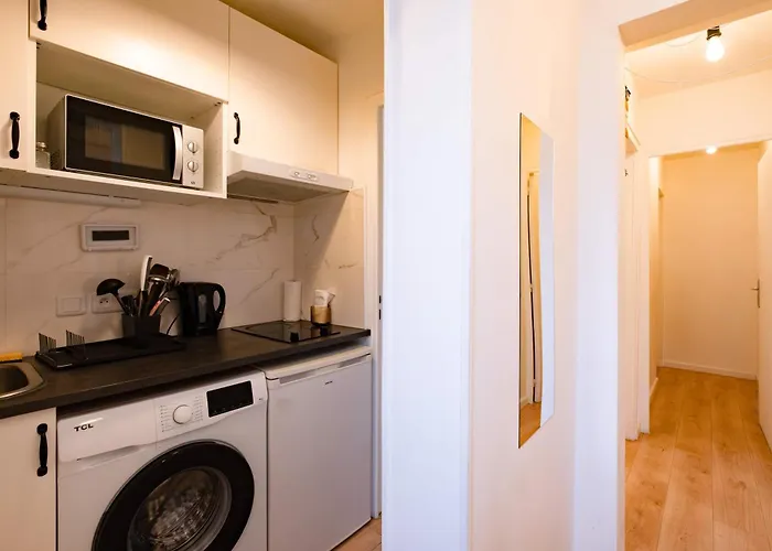 Peaceful Flat Martyrs For 6 Guests Apartment